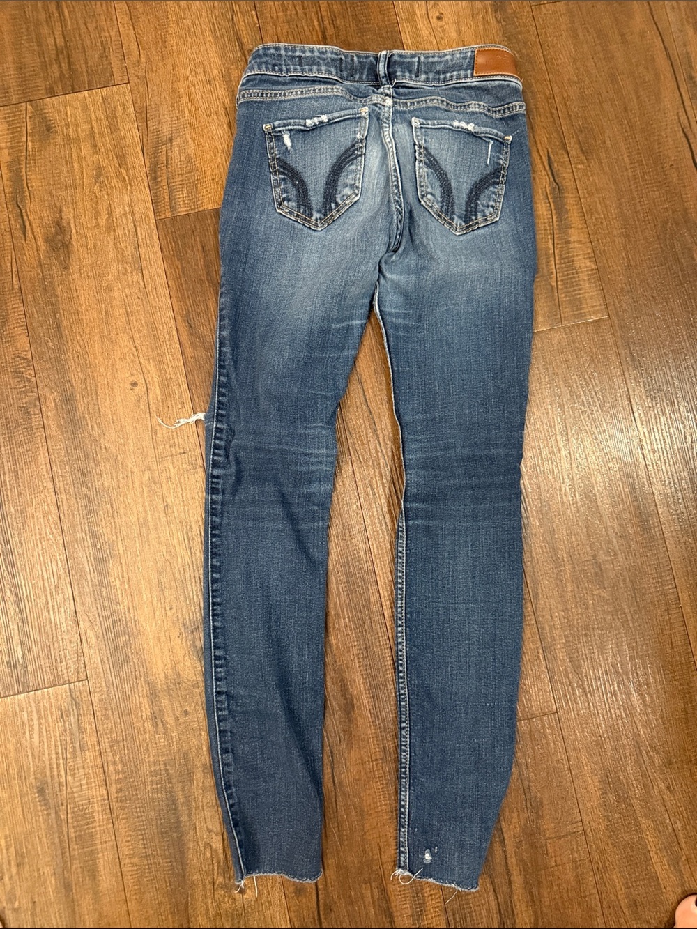 Hollister Distressed Women's Blue Super Skinny Jeans - 00S, low rise, 23/28 - Picture 3 of 3
